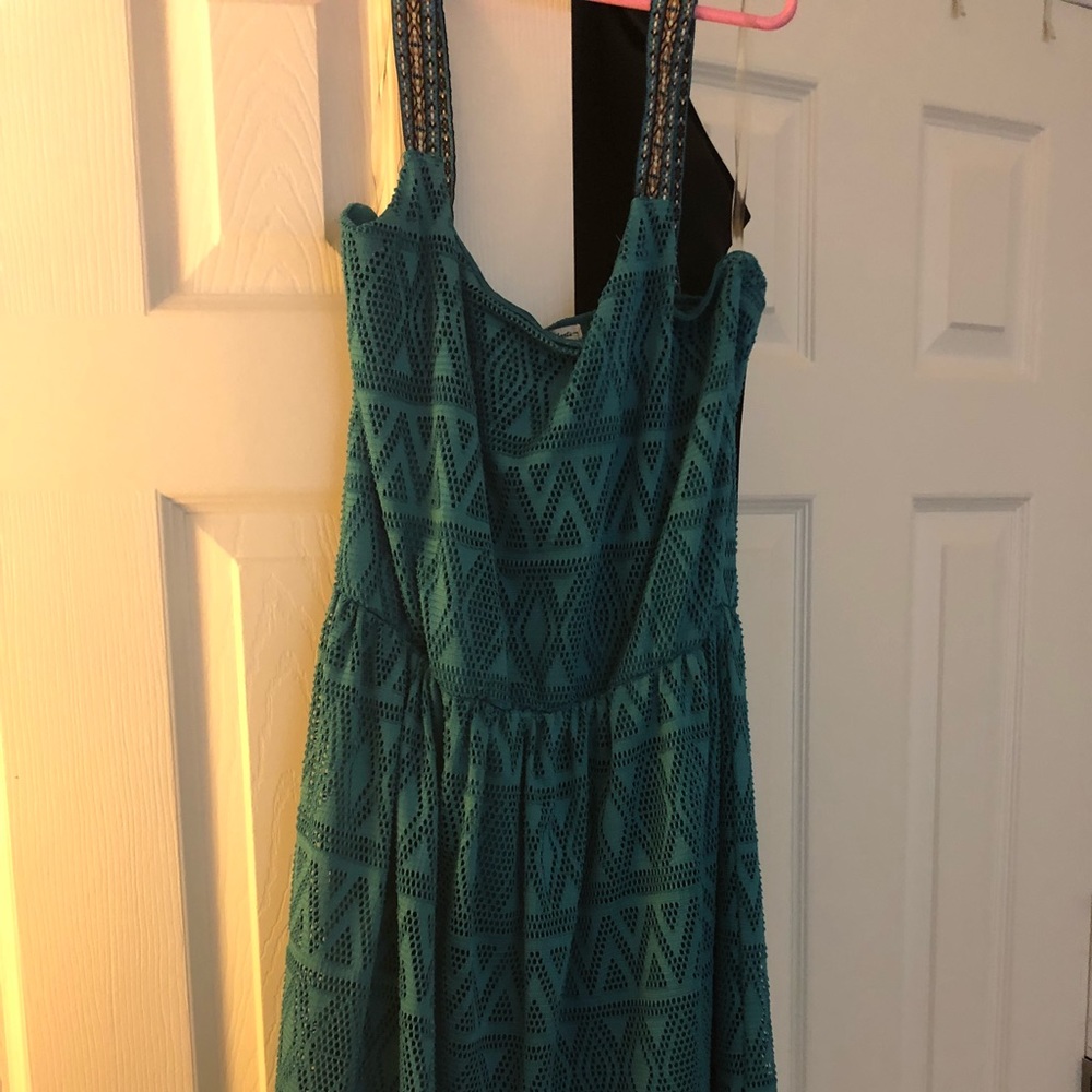 Super cute dress!! Love it just too small
